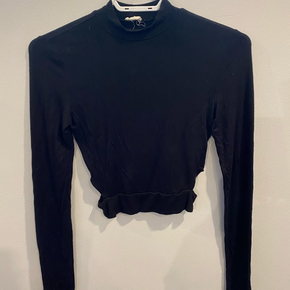 Long Sleeve Crop Top w Cutouts - Picture 1 of 3